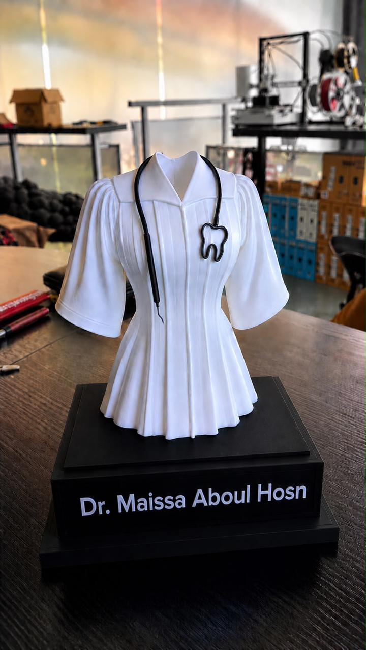 Female Personalized Dentist